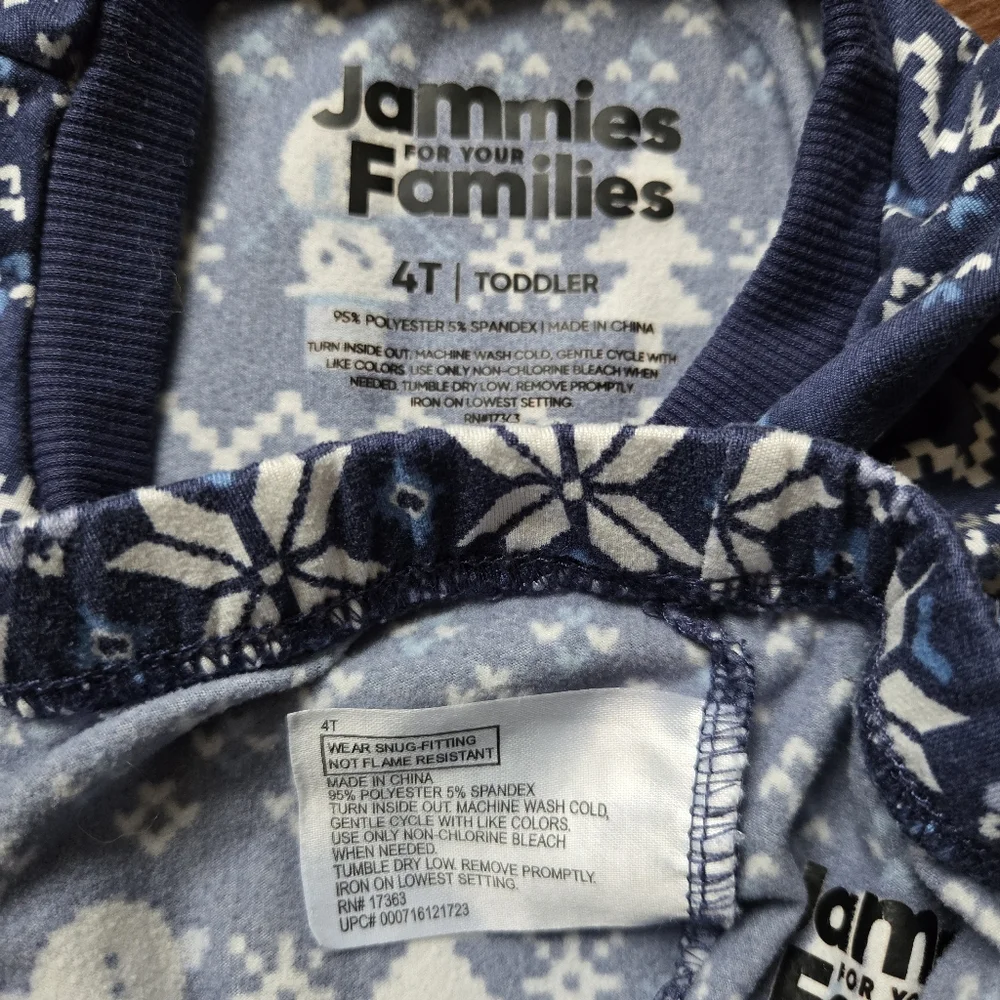 Kids 4T Set of 2 Winter Holiday Fair Isle Holiday Pajama sets EUC Red & Blue